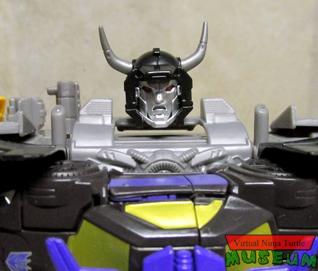 Menasor close up